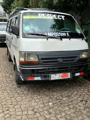 Toyota HiAce 2003 White