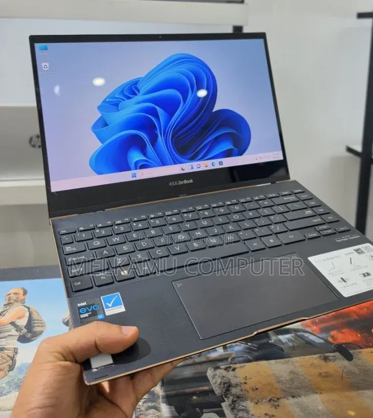 New Laptop Asus Zenbook 14 16GB Intel Core i7 SSD 512GB