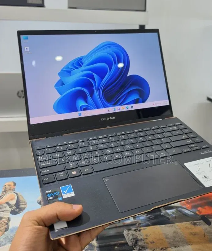 New Laptop Asus Zenbook 14 16GB Intel Core i7 SSD 512GB
