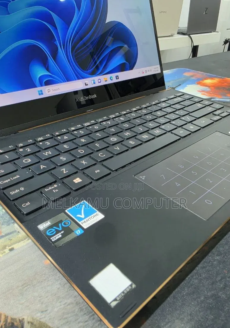 New Laptop Asus Zenbook 14 16GB Intel Core i7 SSD 512GB