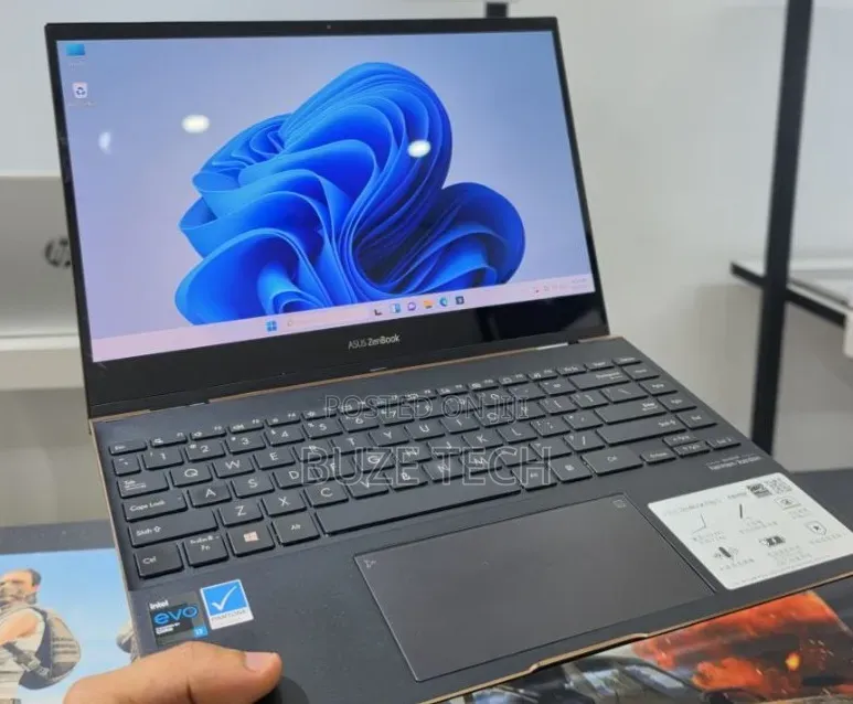 New Laptop Asus 16GB Intel Core i7 SSD 512GB
