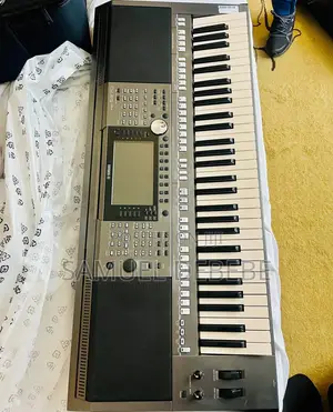 Yamaha PSR 970 Keyboard