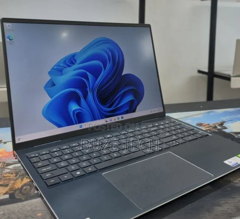 New Laptop Dell 16GB Intel Core i7 SSD 512GB