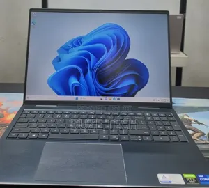 New Laptop Dell 16GB Intel Core i7 SSD 512GB