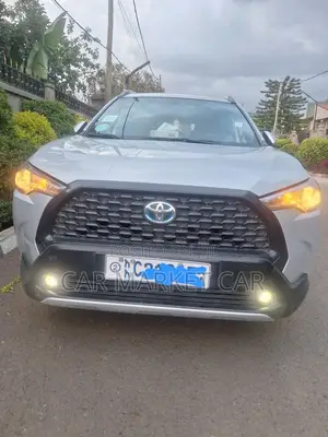Toyota Corolla Cross Hybrid SE AWD 2023 Silver