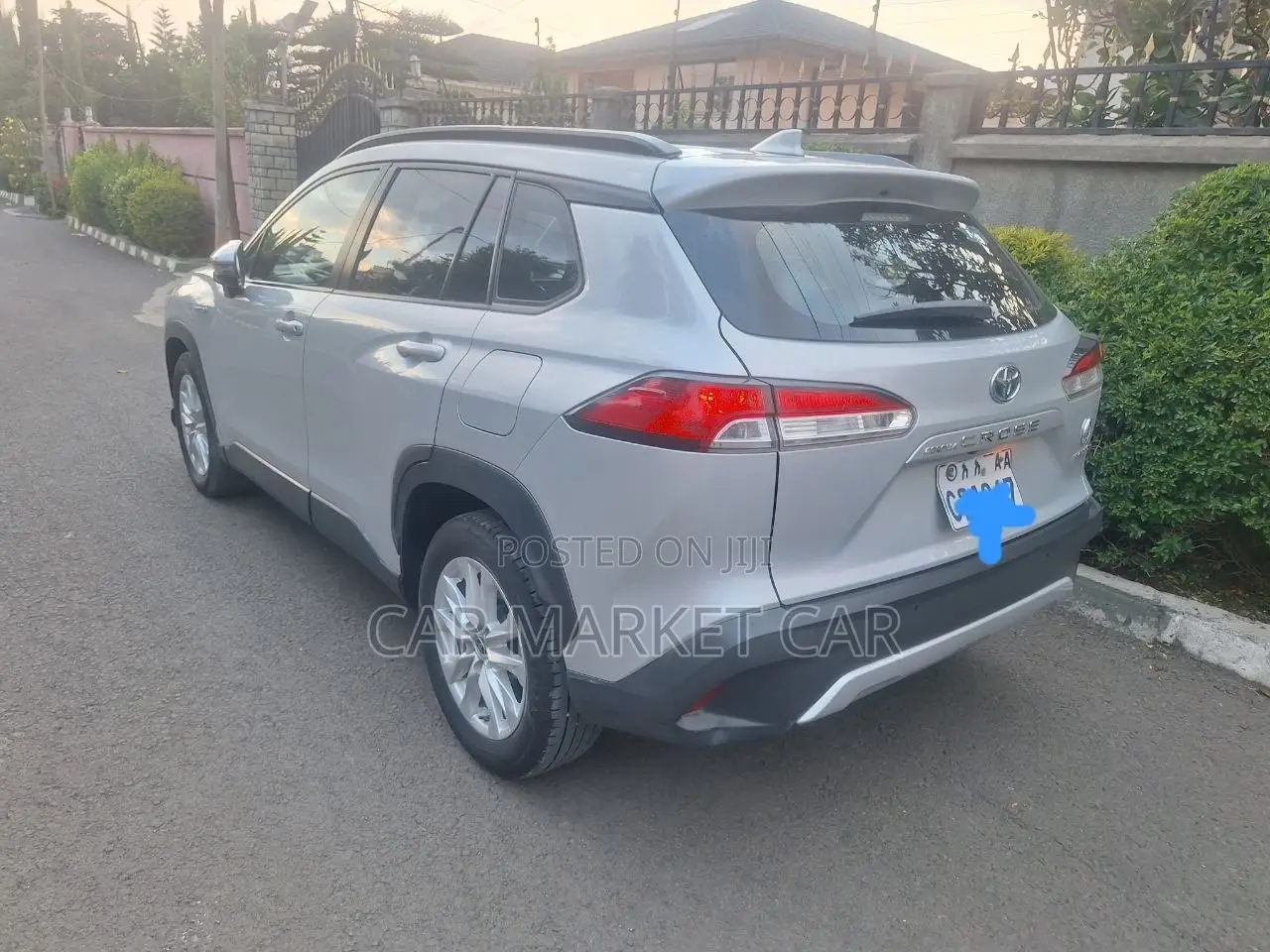 Toyota Corolla Cross Hybrid SE AWD 2023 Silver