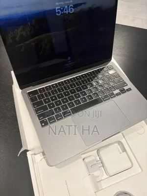 New Laptop Apple MacBook Air 2024 M3 16GB Apple M3 SSD 256GB