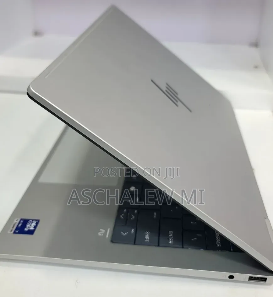 New Laptop HP OmniBook 5 16" 16GB Intel Core Ultra 7 SSD 1T