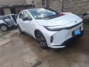 Toyota bZ4X Limited 2024 White