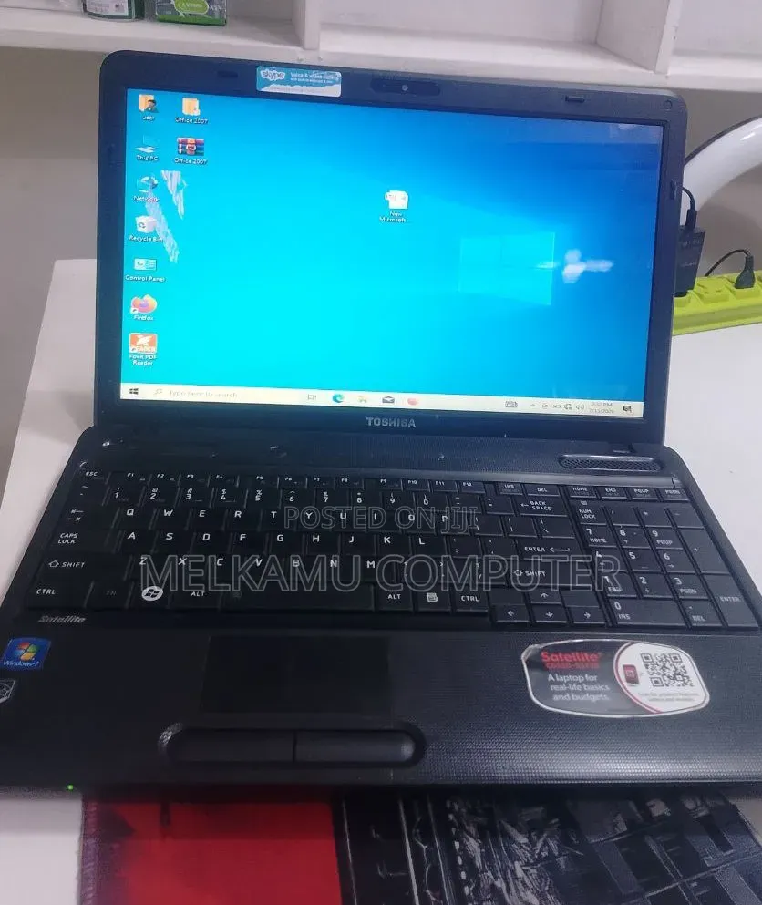 New Laptop Toshiba Satellite C55 4GB Intel Core i3 HDD 500GB