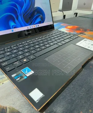 New Laptop Asus Zenbook 14 16GB Intel Core i7 SSD 512GB