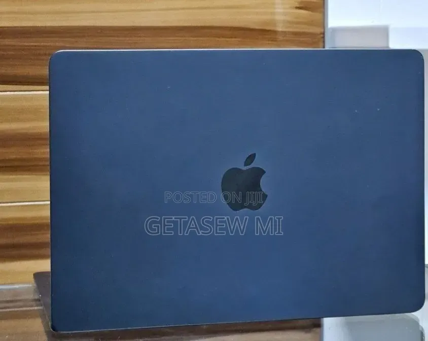 New Laptop Apple MacBook Air 2025 M4 16GB Apple M4 SSD 256GB