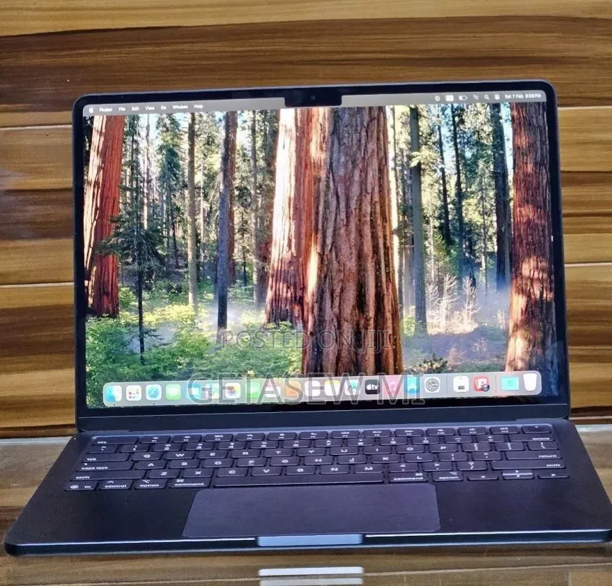 New Laptop Apple MacBook Air 2025 M4 16GB Apple M4 SSD 256GB