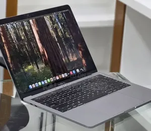 New Laptop Apple MacBook Pro 2019 16GB Intel Core i7 SSD 256GB