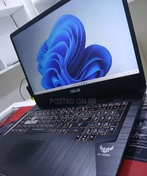 New Laptop Samsung 16GB AMD Ryzen 7 SSD 512GB