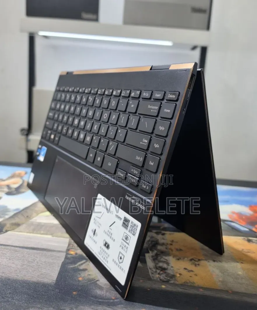 New Laptop Asus ZenBook Flip 14 UX461UA 16GB Intel Core i7 SSD 512GB