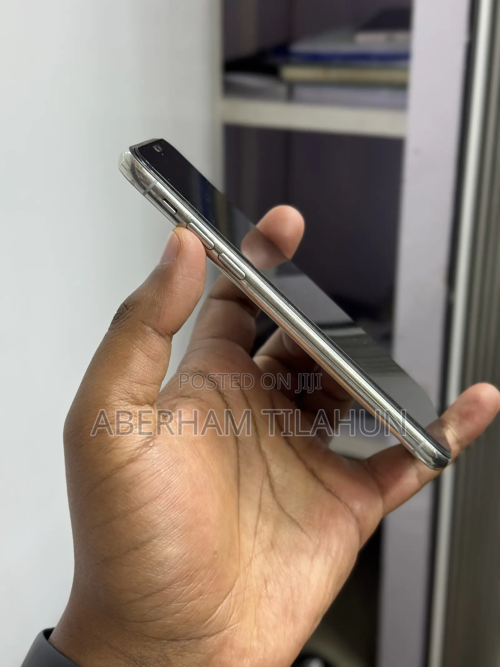 Apple iPhone X 64 GB White