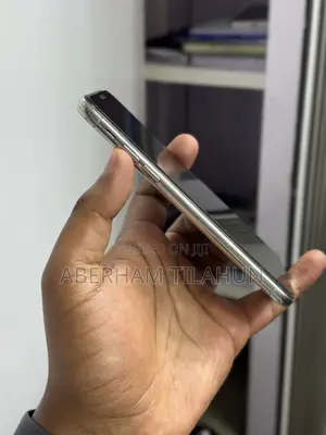 Apple iPhone X 64 GB White