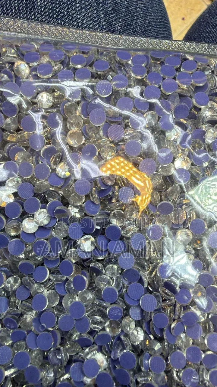 ሙቀት የሚለጠፍ ራይንስቶን (Hotfix Rhinestone)