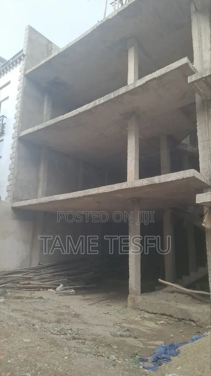 5bdrm House in Garment, Nifas Silk-Lafto for sale