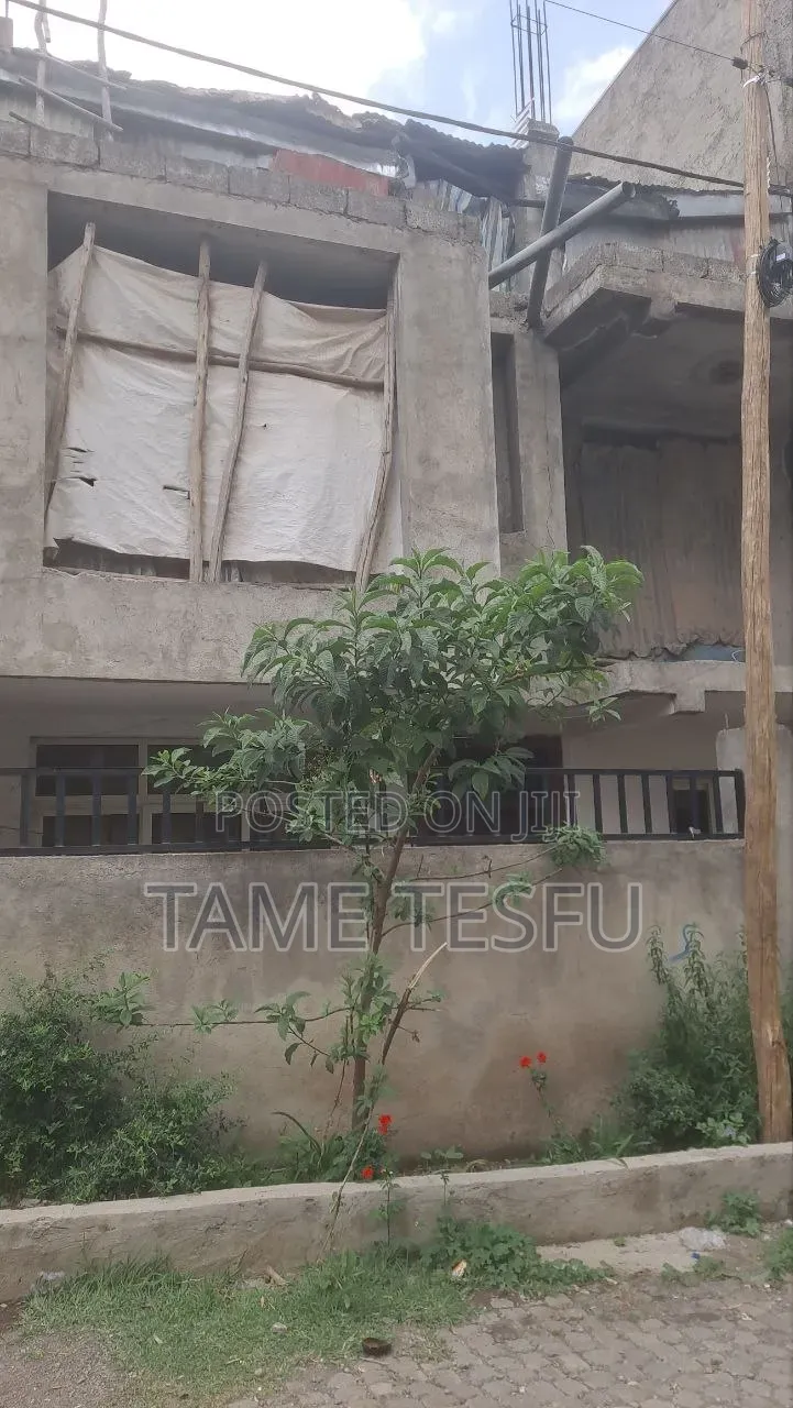 5bdrm House in ጋርመንት, Nifas Silk-Lafto for sale