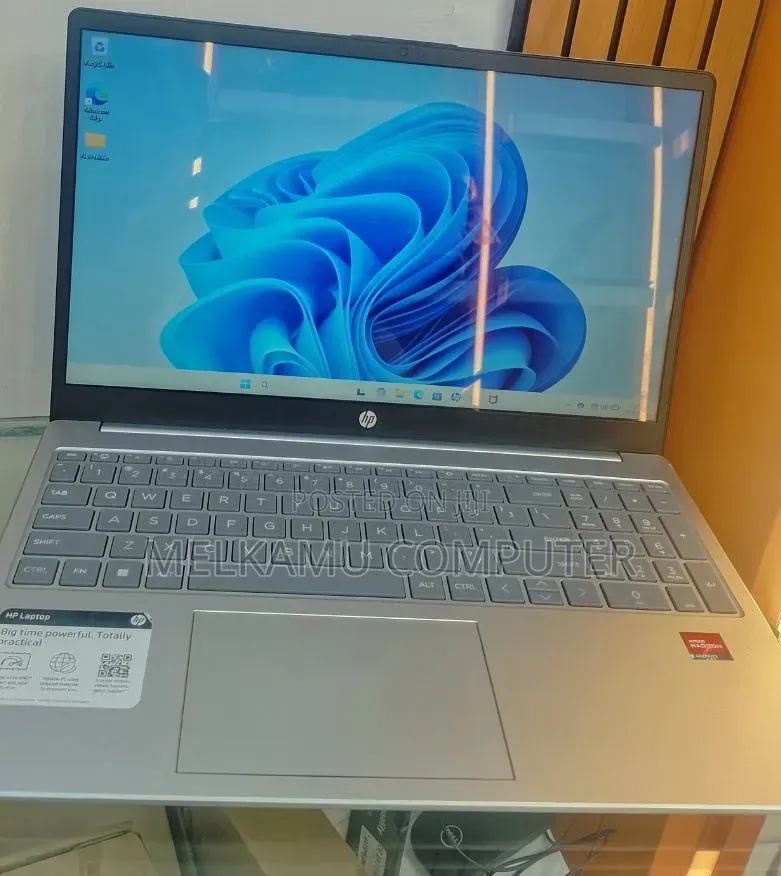 New Laptop HP Stream Notebook 8GB AMD Ryzen 5 SSD 512GB