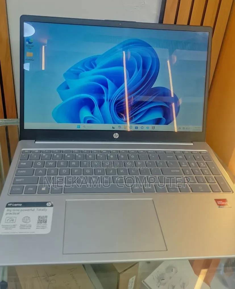 New Laptop HP Stream Notebook 8GB AMD Ryzen 5 SSD 512GB