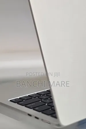 New Laptop Apple MacBook Air 2025 M4 16GB Apple M4 SSD 256GB