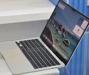 New Laptop Apple MacBook Air 2025 M4 16GB Apple M4 SSD 256GB