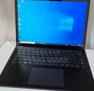New Laptop Microsoft Surface 8GB Intel Core i5 SSD 256GB