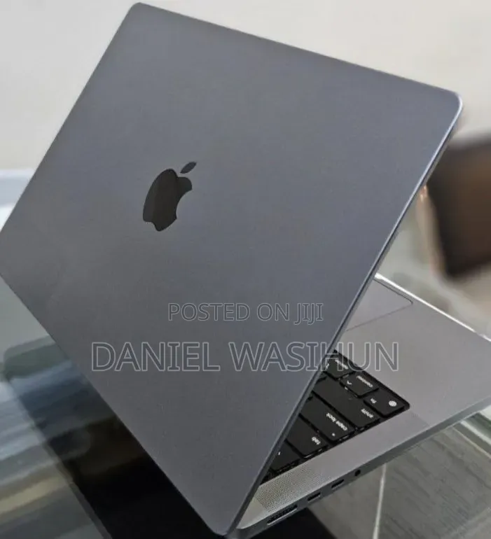 New Laptop Apple MacBook Pro 2020 M1 16GB Apple M1 Pro SSD 512GB