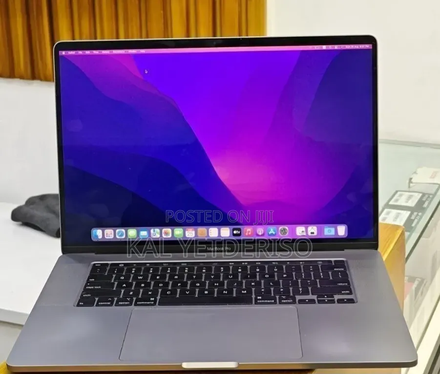 New Laptop Apple MacBook Pro 2018 32GB Intel Core i9 SSD 2T