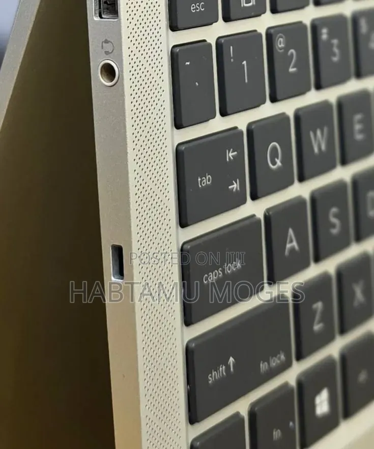 New Laptop HP EliteBook 1040 G8 16GB Intel Core i7 SSD 512GB