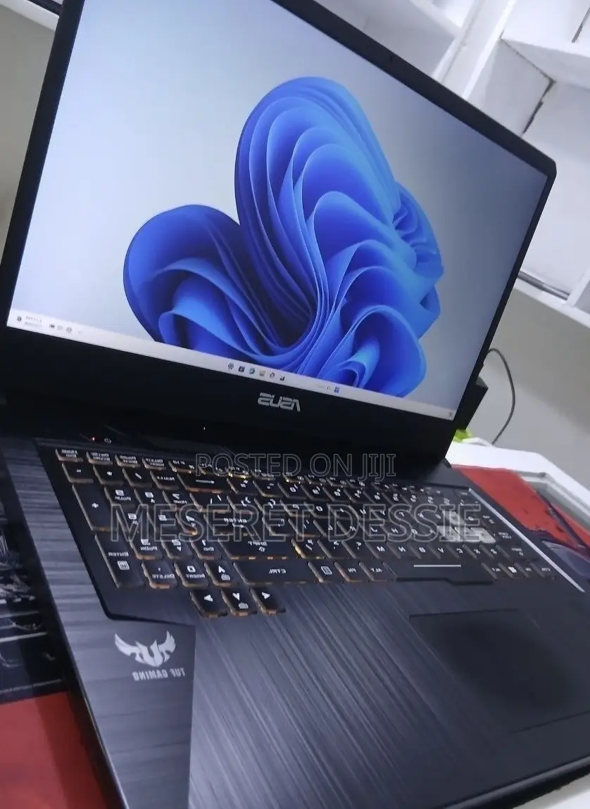 New Laptop Asus 16GB Intel Core i7 SSD 512GB