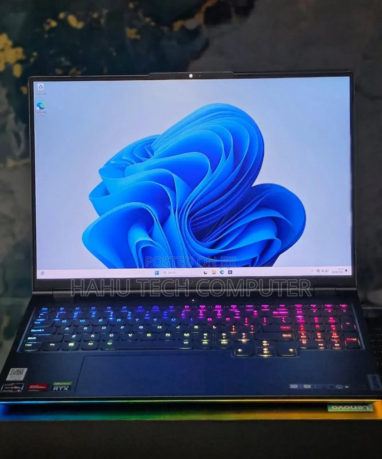 New Laptop Lenovo Legion Pro 7 32GB AMD Ryzen 9 SSD 1T