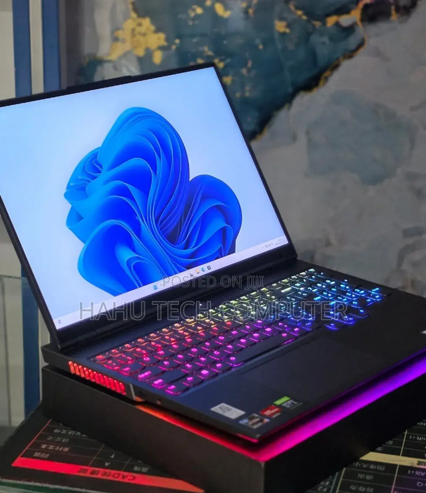 New Laptop Lenovo Legion Pro 7 32GB AMD Ryzen 9 SSD 1T