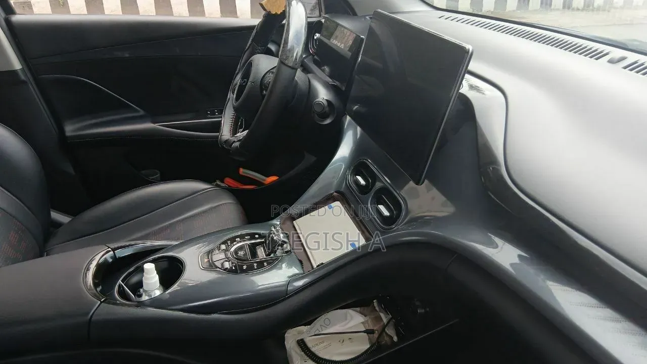 New BYD E2 43 kWh 94 hp FWD 2025 Gray