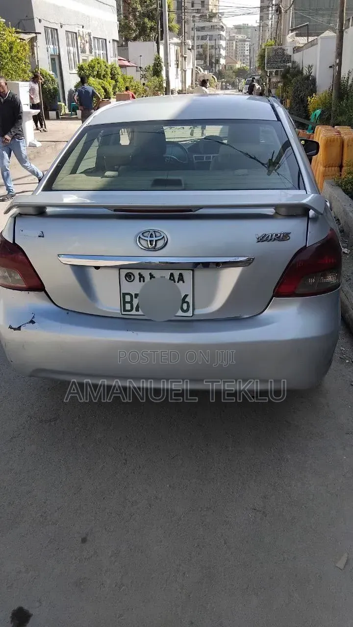 Toyota Belta 2006 Gray