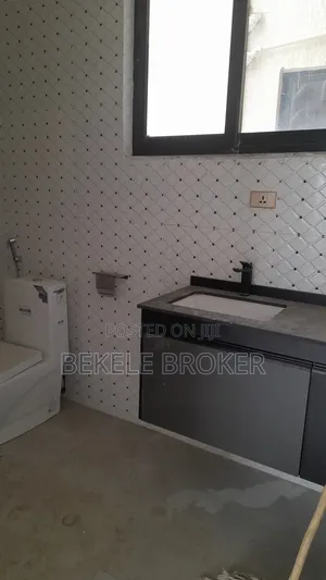 Furnished 4bdrm Apartment in አፓርትመንት, Bole for sale