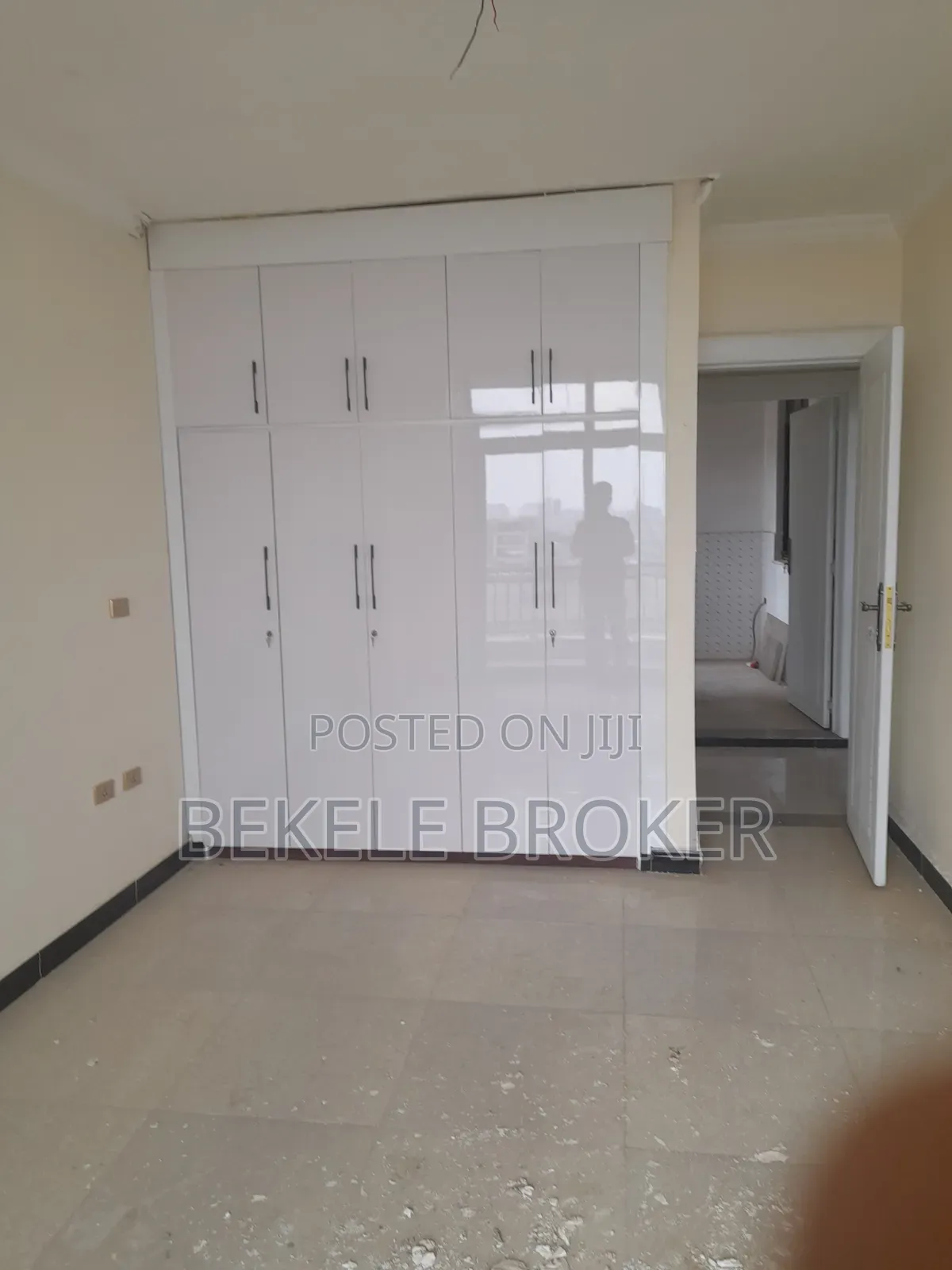 Furnished 4bdrm Apartment in አፓርትመንት, Bole for sale