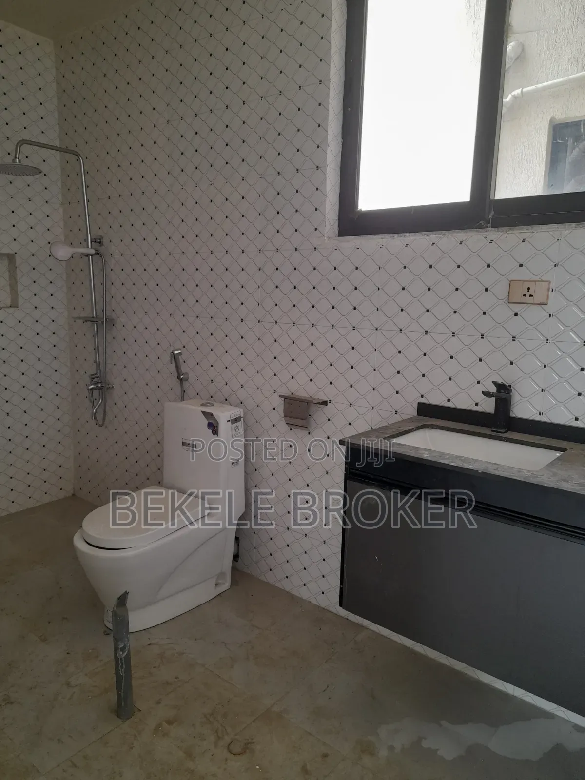 Furnished 4bdrm Apartment in አፓርትመንት, Bole for sale