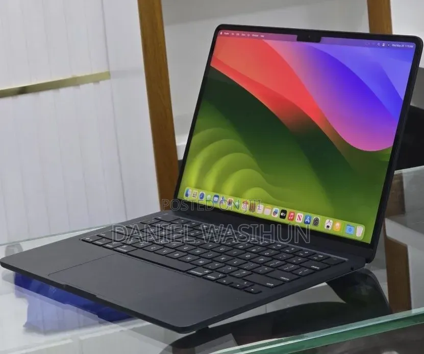 New Laptop Apple MacBook Air 2022 M2 16GB Apple M2 SSD 512GB