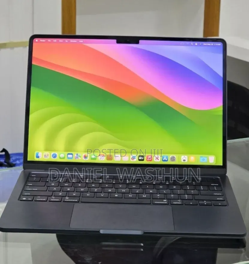 New Laptop Apple MacBook Air 2022 M2 16GB Apple M2 SSD 512GB