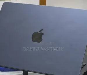 New Laptop Apple MacBook Air 2022 M2 16GB Apple M2 SSD 512GB