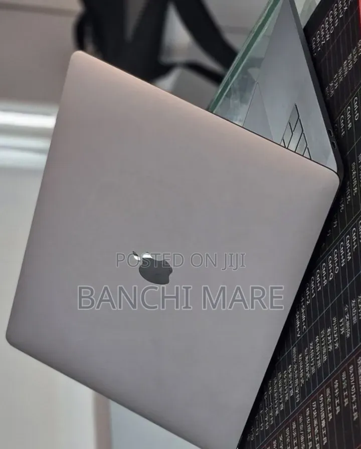 New Laptop Apple MacBook Pro 2018 32GB Intel Core i7 SSD 1T
