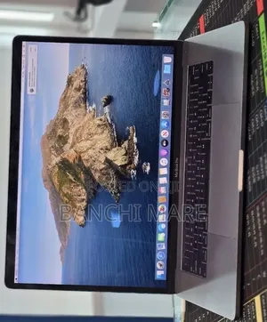 New Laptop Apple MacBook Pro 2018 32GB Intel Core i7 SSD 1T