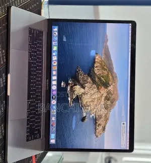 New Laptop Apple MacBook Pro 2018 32GB Intel Core i7 SSD 1T