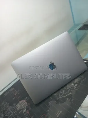New Laptop Apple MacBook Pro 2022 M2 8GB Apple M2 SSD 512GB