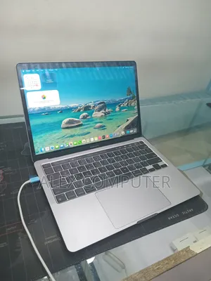New Laptop Apple MacBook Pro 2022 M2 8GB Apple M2 SSD 512GB