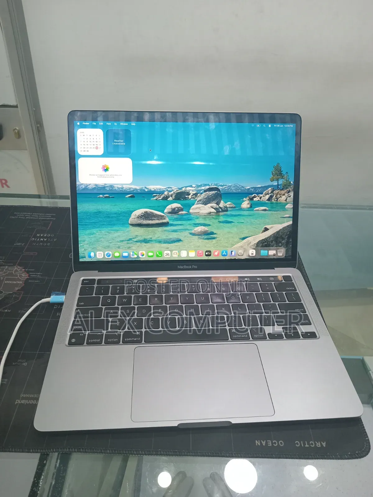 New Laptop Apple MacBook Pro 2022 M2 8GB Apple M2 SSD 512GB